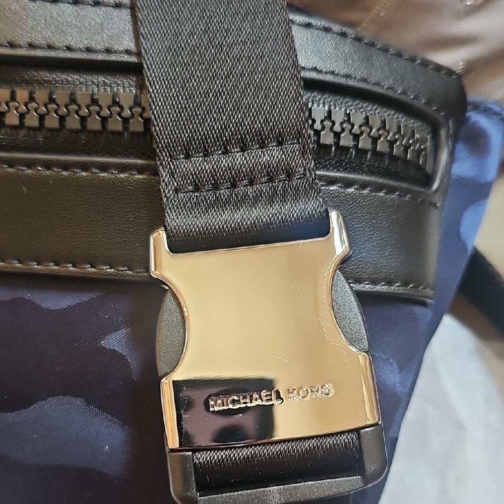 Michael Kors Black and Blue Unisex Fanny Pack - Picture 3 of 8